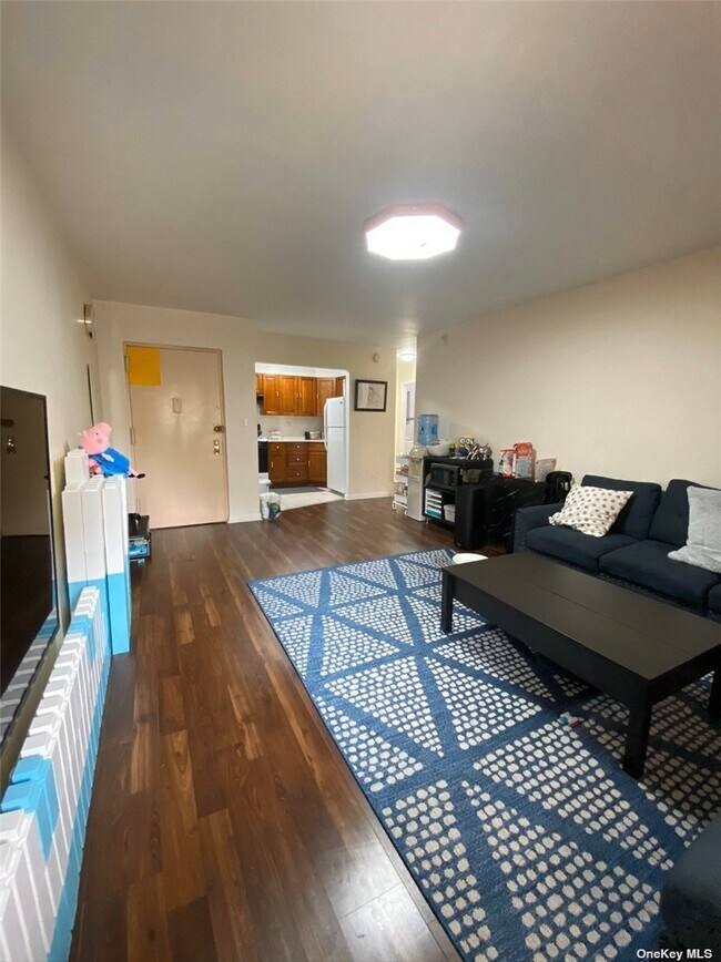 Foto del edificio - 43-41 162nd St