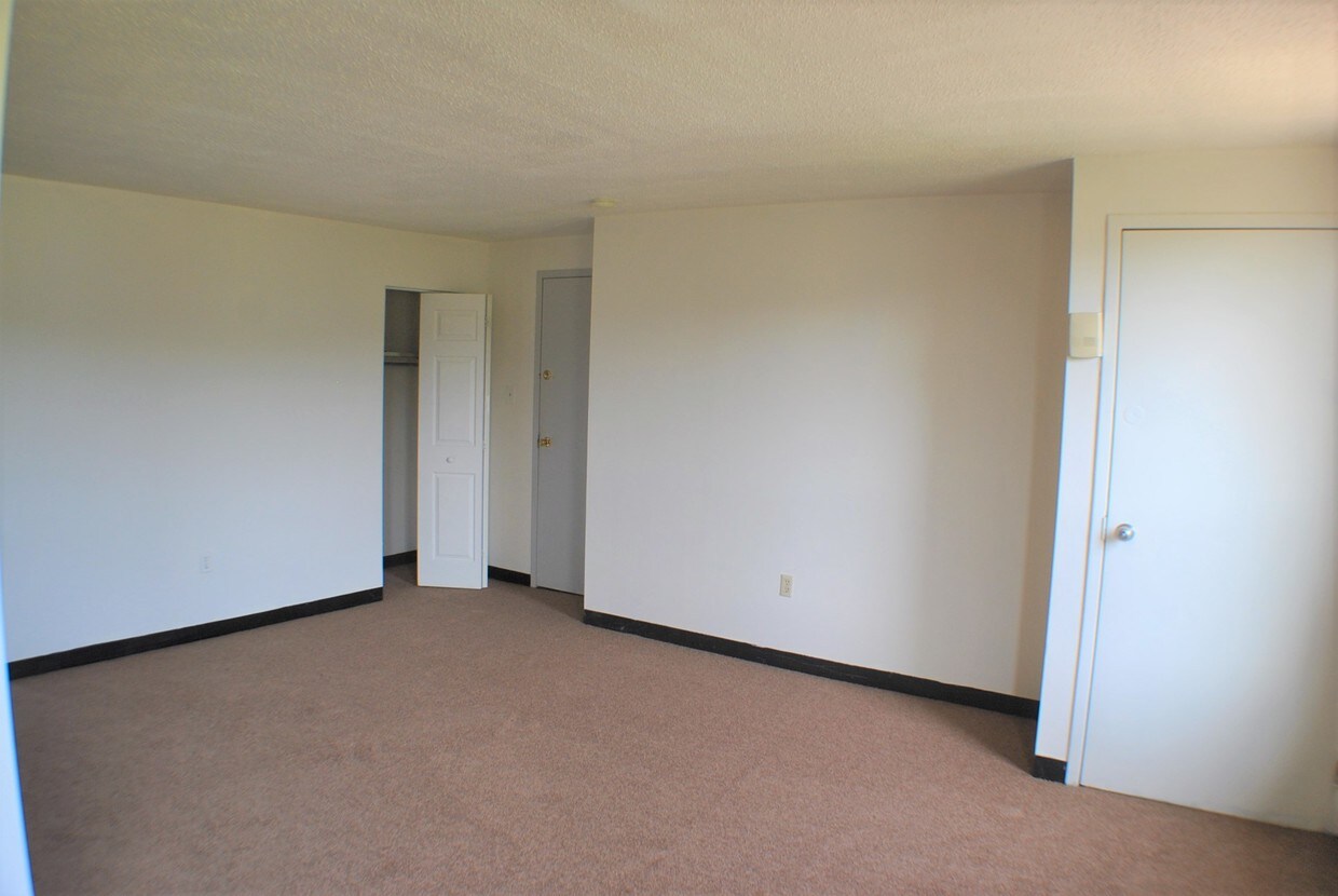 Primary Photo - 318 Cedar St
