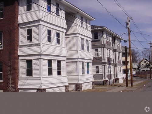 Foto del edificio - 28-32 Lucretia Ave