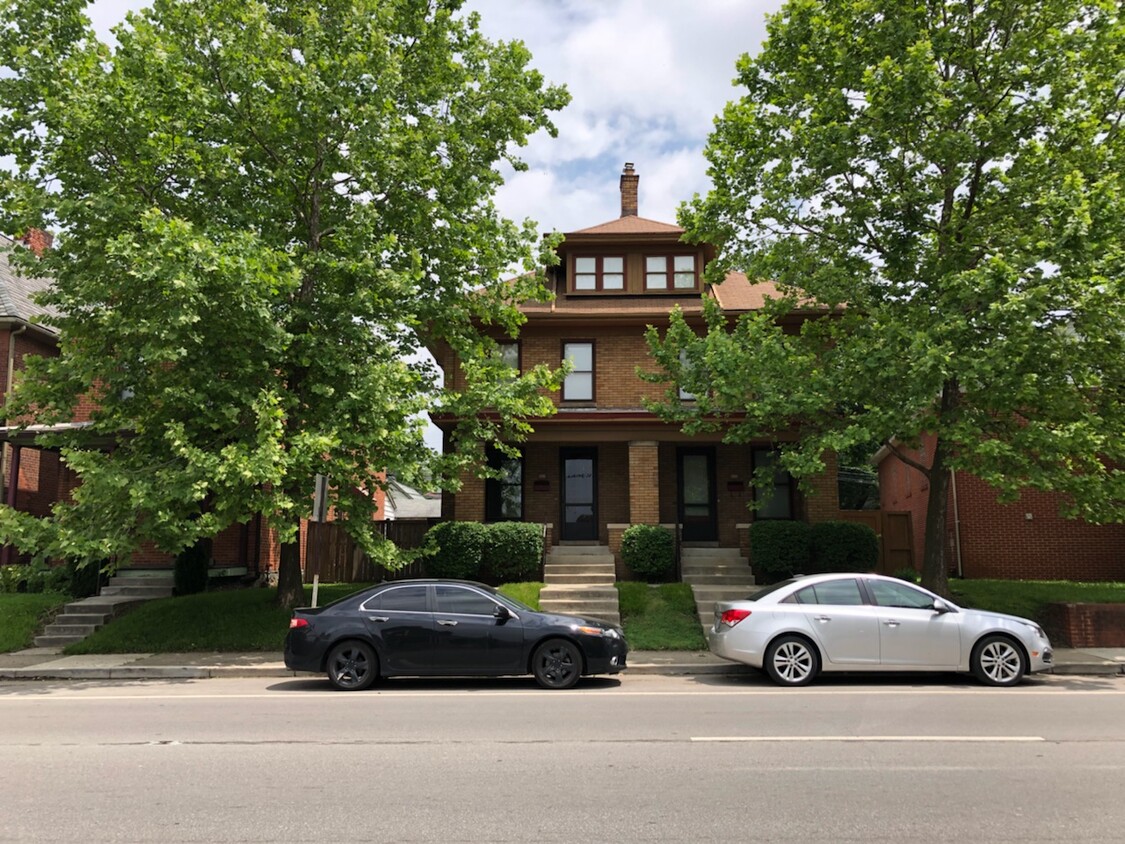 Primary Photo - 848 Summit St