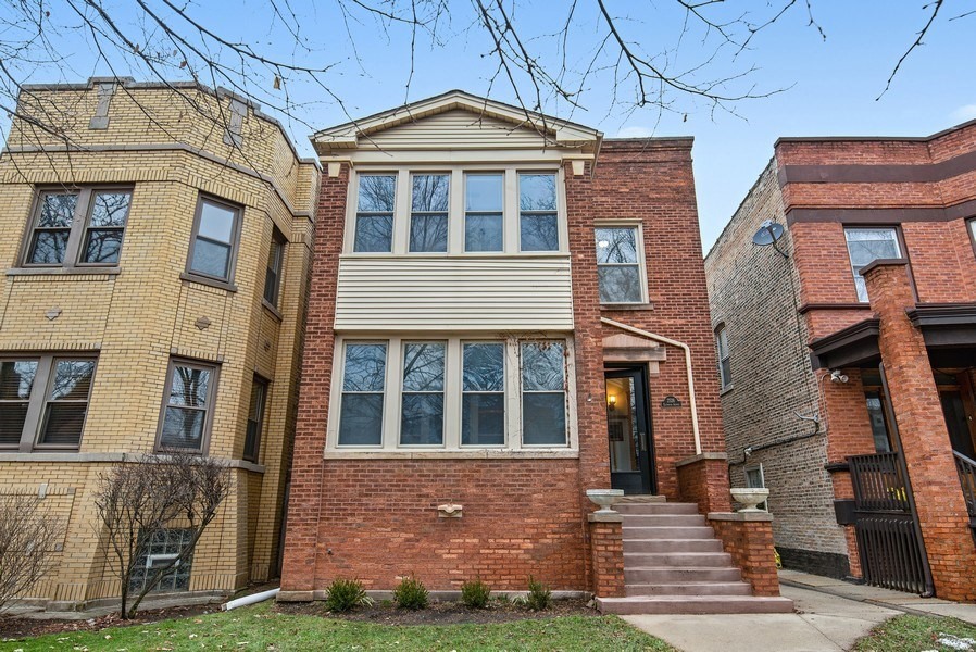 Primary Photo - 2526 W Eastwood Ave