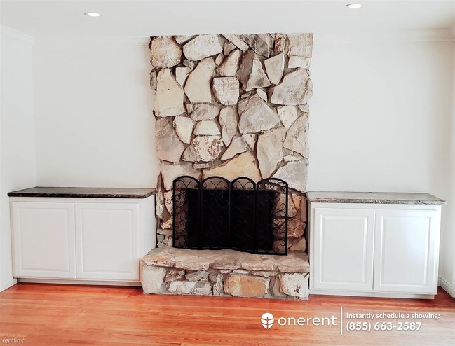 Building Photo - 4 br, 3.5 bath House - 13702 Malena Dr -