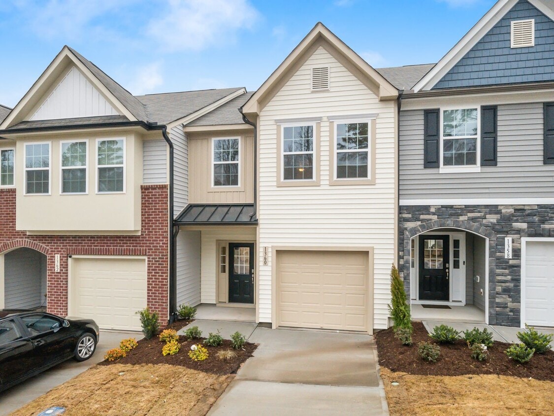 Beautiful 3 bedroom, 2.5 bath townhome in Shephard's Square! - Beautiful 3 bedroom, 2.5 bath townhome in Shephard's Square!