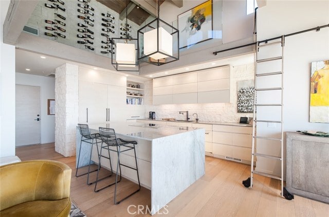 Building Photo - 709 Kendall Dr