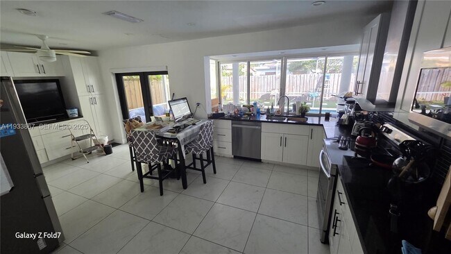 Foto del edificio - 7817 Fairway Blvd