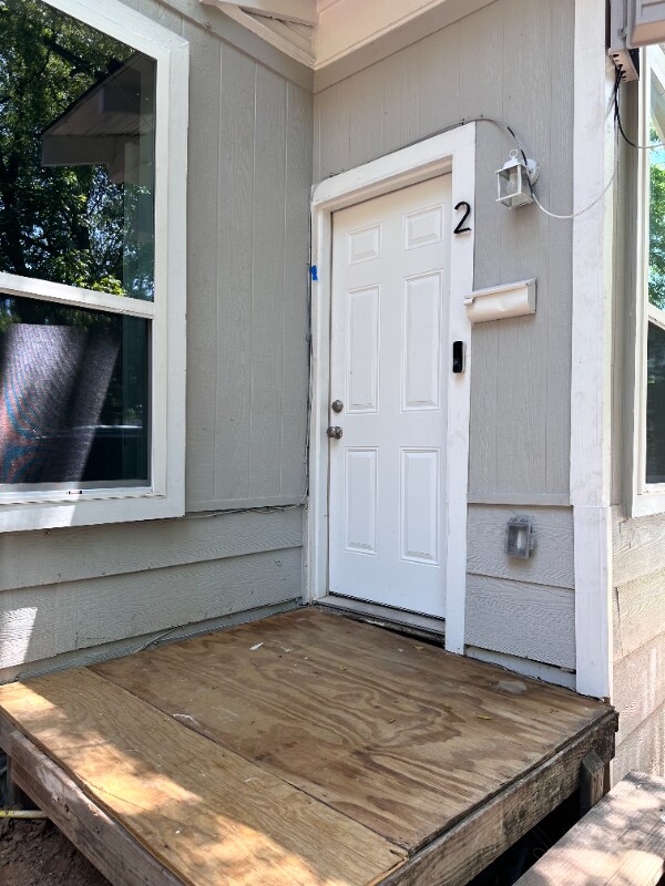 102 7th St SW Unit 2, Paris, TX 75460 Room for Rent in Paris, TX