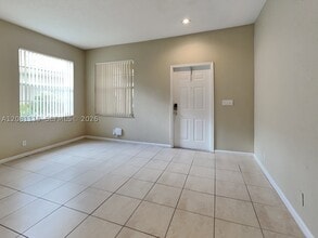 Building Photo - 5143 Heron Ct