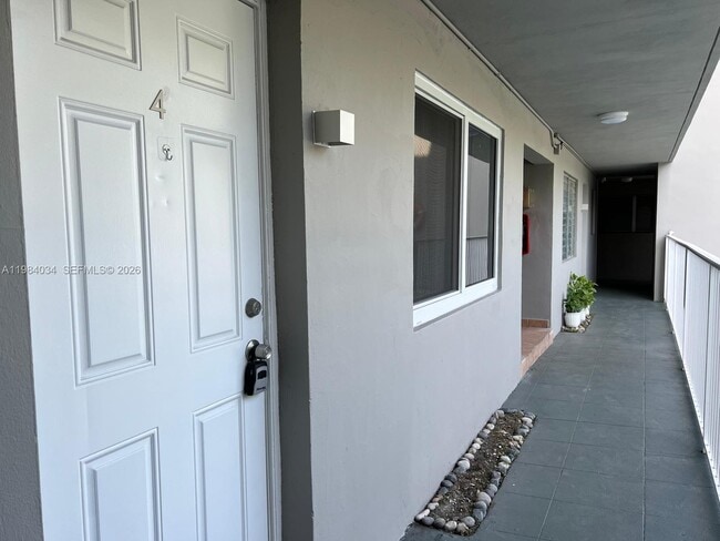 Building Photo - 2300 SW 3rd Ave