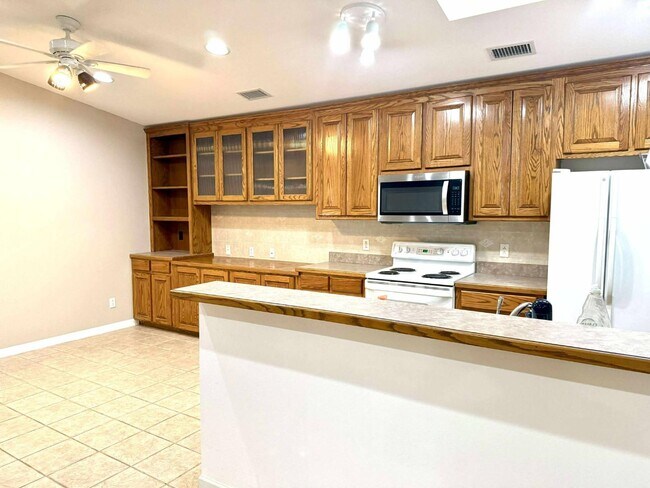 Foto del edificio - 305 E Mescalero Rd