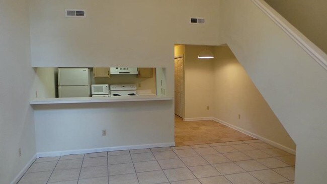 Building Photo - 2258 Parrot Ln