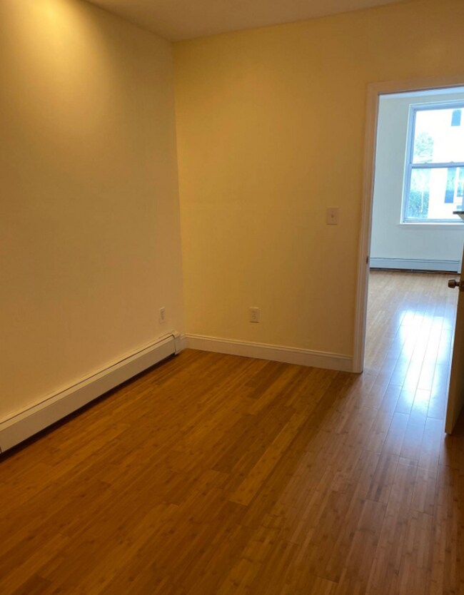 Foto del edificio - Gorgeous 1.5 bed with great location in East Boston available 8/1/2026
