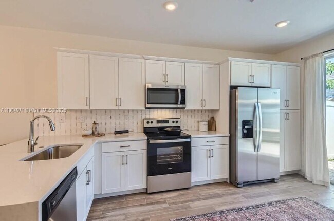 Foto del edificio - 117 SW 170th Ave