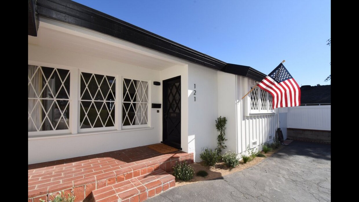 Foto principal - Beautiful single family home in Upper Holl...
