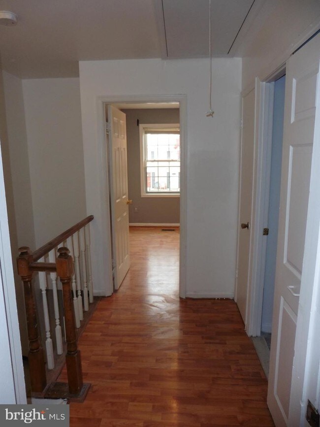 Building Photo - 1017B Brixton Ct