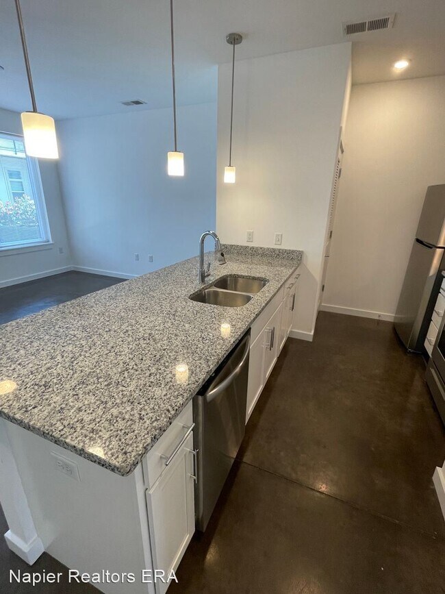 Foto del edificio - 2 br, 2 bath House - 110 A W 12th St