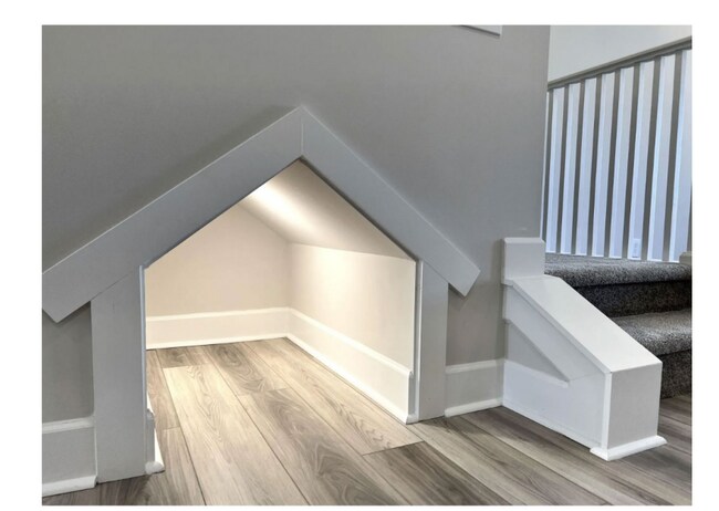 Building Photo - 207 Taylor Woods Ct