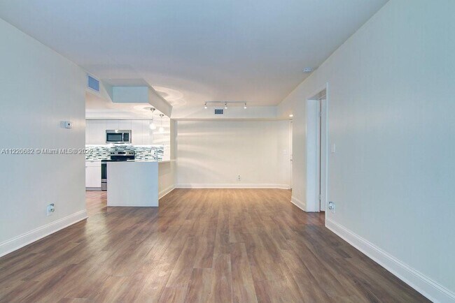 Foto del edificio - 3605 NE 207th St