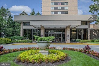 Building Photo - 3713 S George Mason Dr