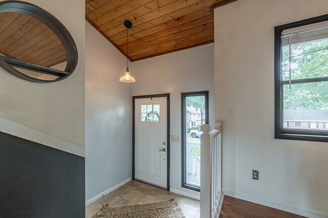 Building Photo - 510 Wood Valley Trce