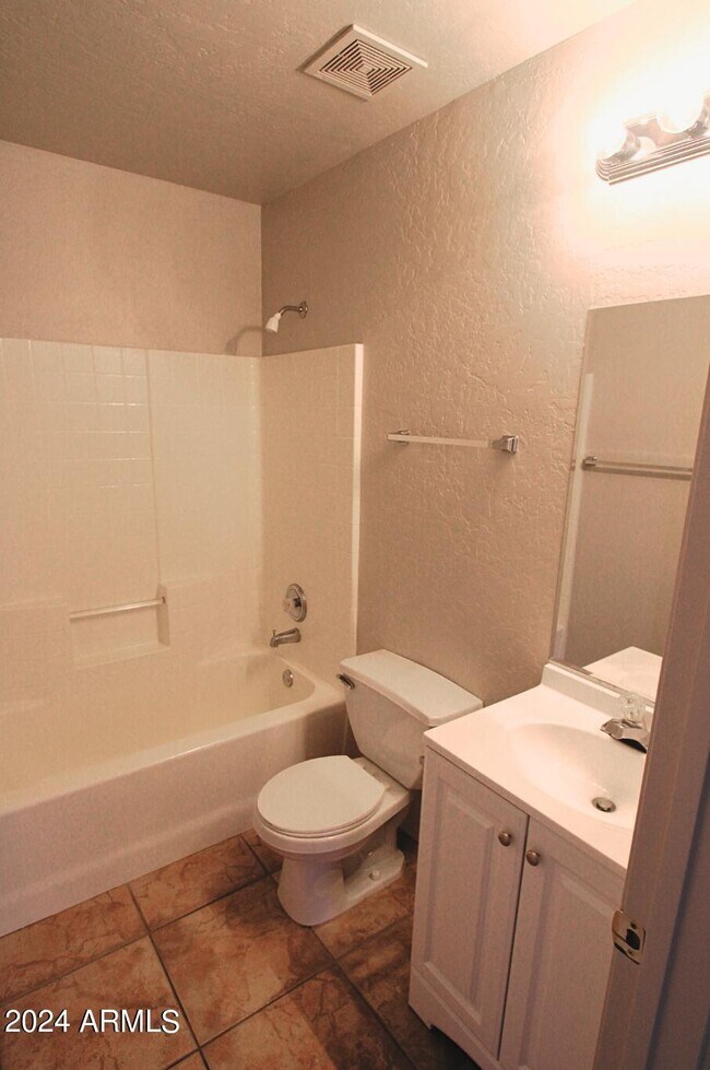 Building Photo - 9975 W Lynx Dr