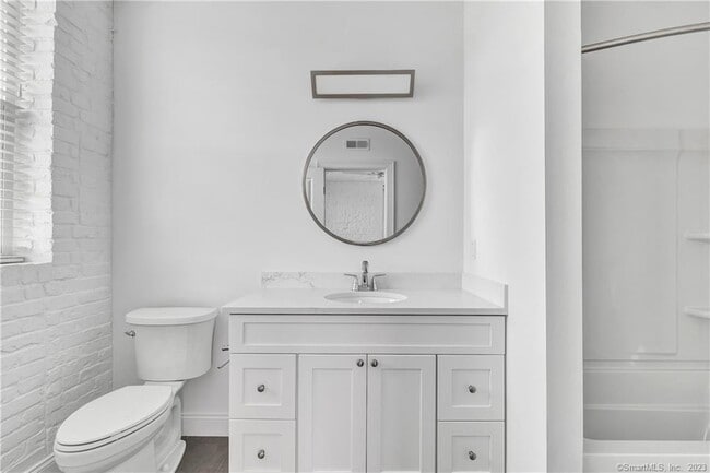 Foto del edificio - 475 Howe Ave