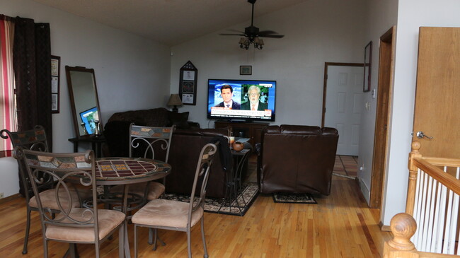 Building Photo - Mountain Living Home For Rent in Cascade, CO