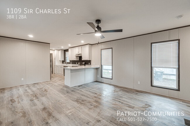 Building Photo - 1109 Sir Charles St