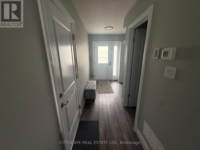 Building Photo - 117 Stephenson Way