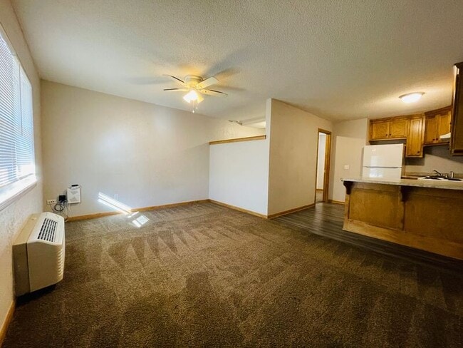 Building Photo - 1405 Neil Ln