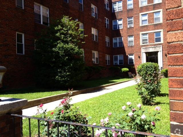 Building - Long Lane Apartments