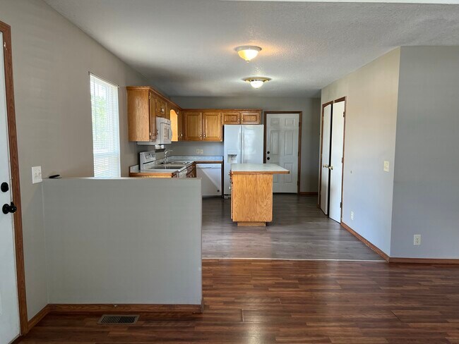 Foto del edificio - 526 S Highland Ave