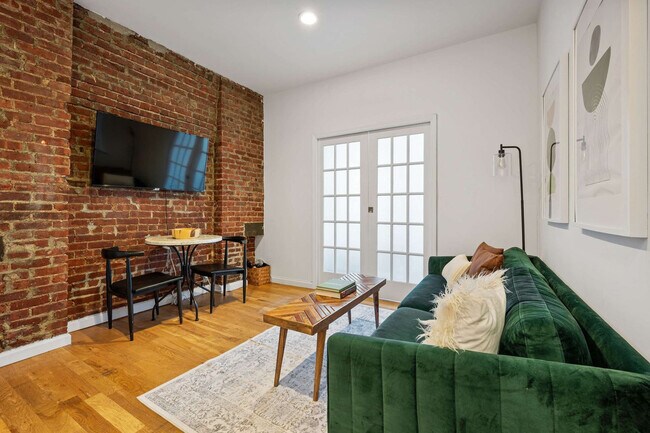 Foto del edificio - 416 W 49th St