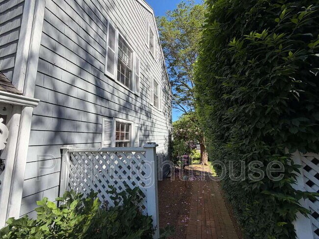 Building Photo - 15 Amys Ct