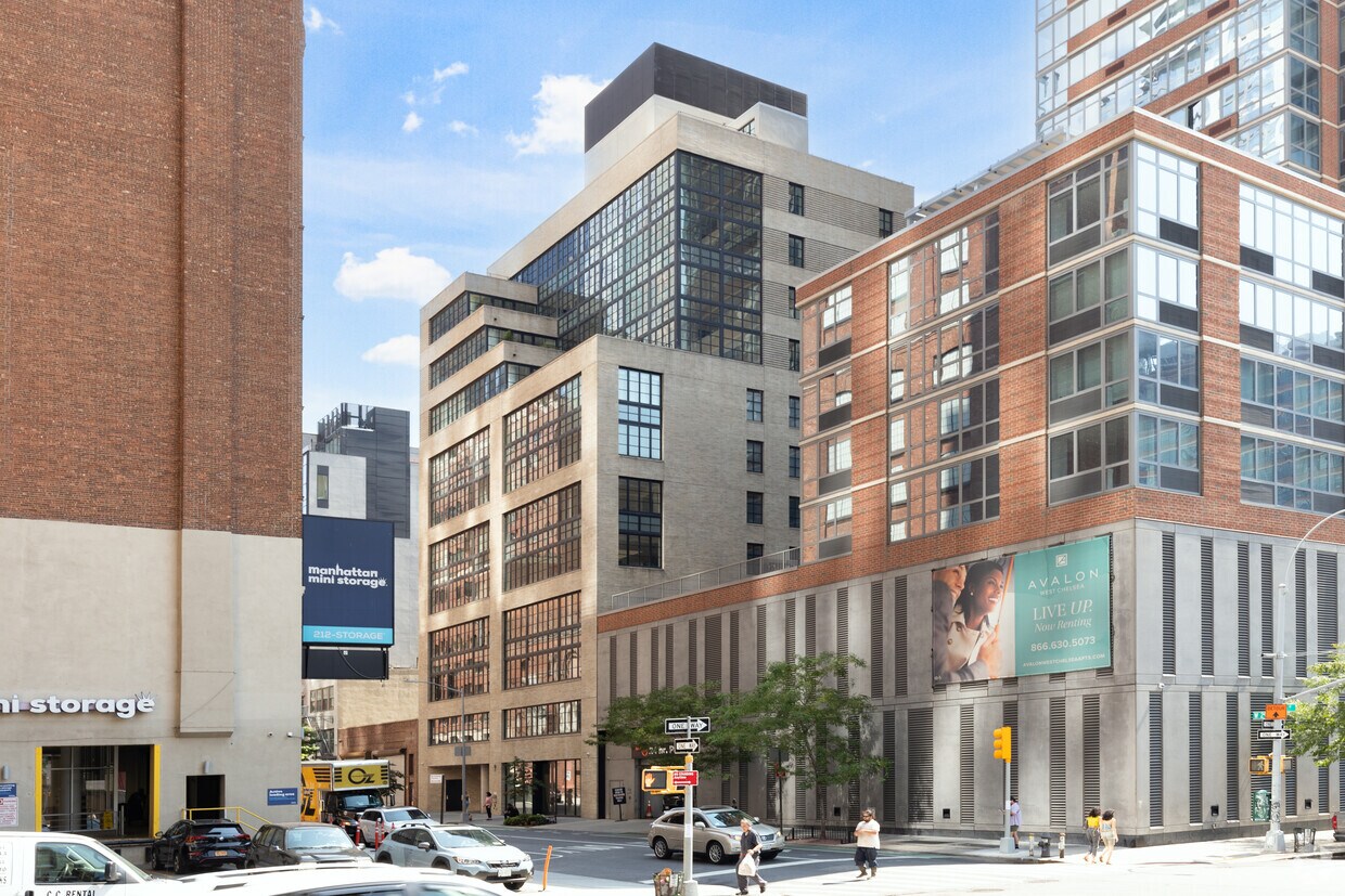 Foto principal - 546-550 W 29th St