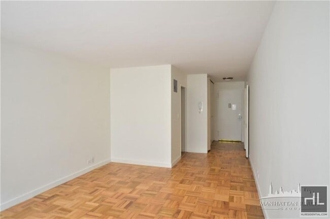 Foto del edificio - EAST 49 STREET