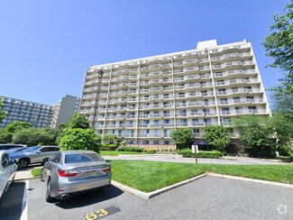Building Photo - 1077 River Rd