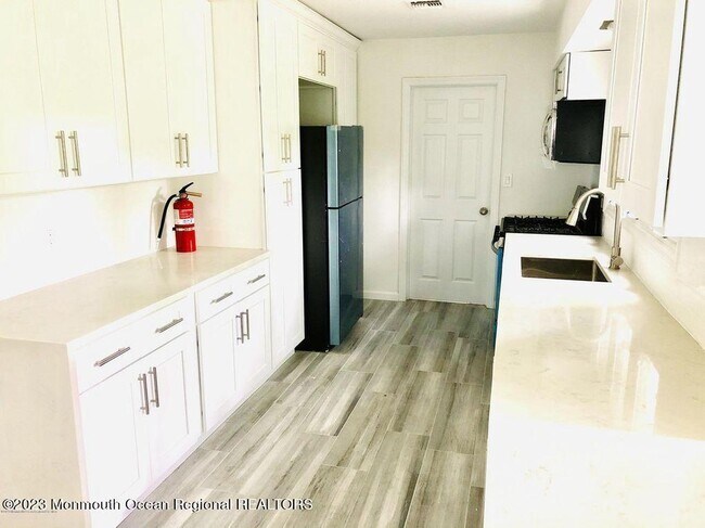 Foto del edificio - 616 Wildwood Rd