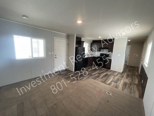 Building Photo - 421 N 200 W St