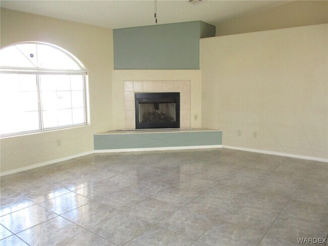 Building Photo - 1232 Country Club Cove