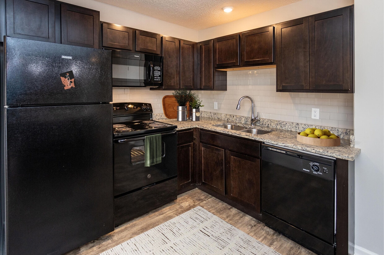 Foto principal - Midtown Square Apartment Homes by Callio Properties