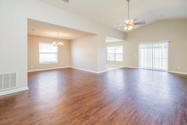 Building Photo - 2100 Mallard Creek Cir