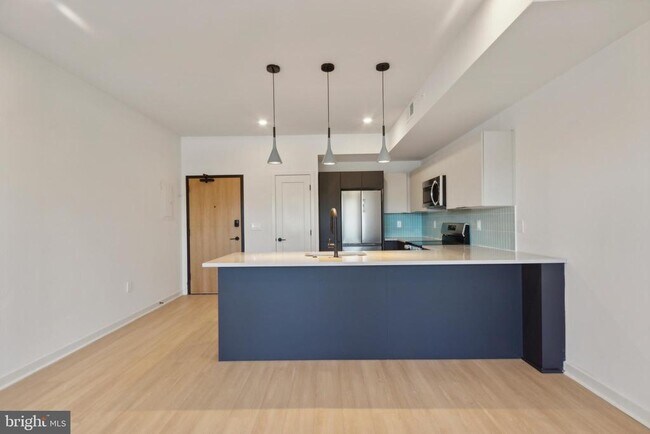 Building Photo - 1775 N American St