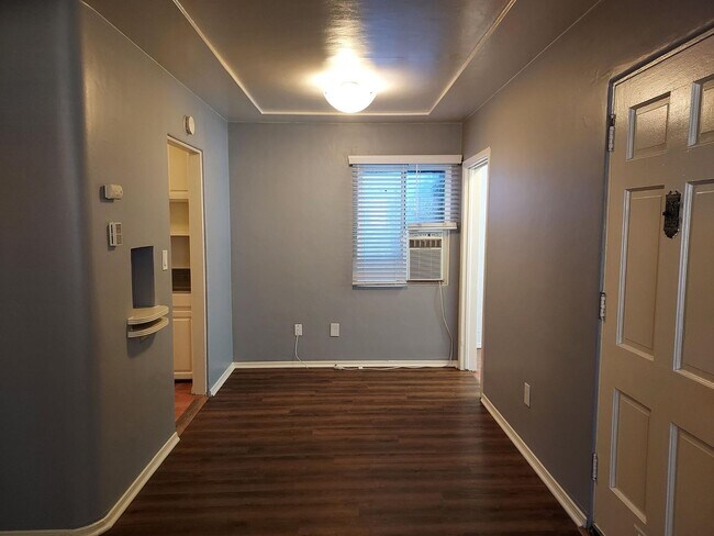 Foto del edificio - 2528 1/2-3022 1/2 Madison Ave