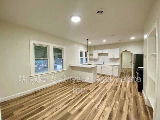 Foto del edificio - 884 Copley Rd