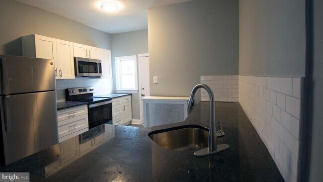 Foto del edificio - 5815 Larchwood Ave