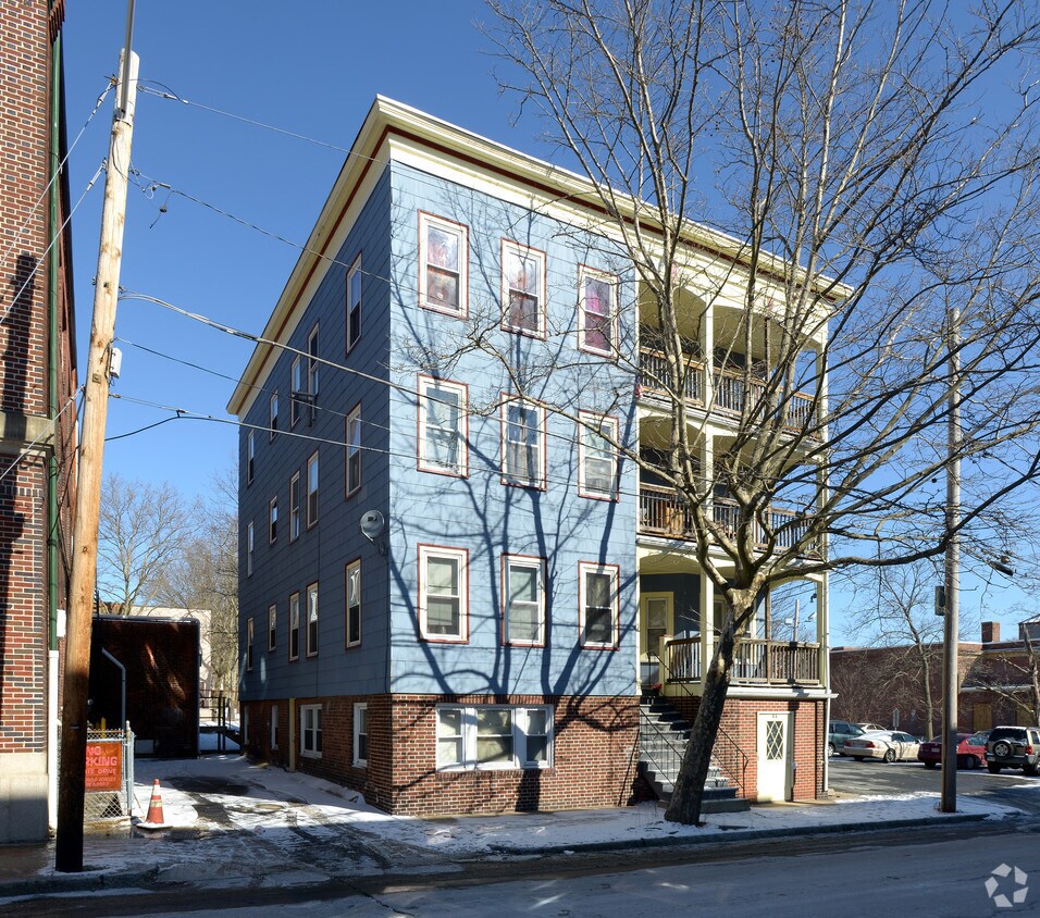 Foto del edificio - 8 White Ave