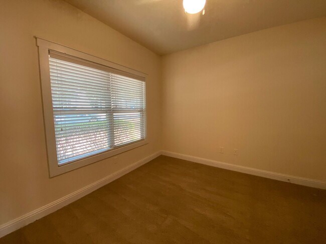 Building Photo - PRE-LEASING FOR AUGUST 2025!