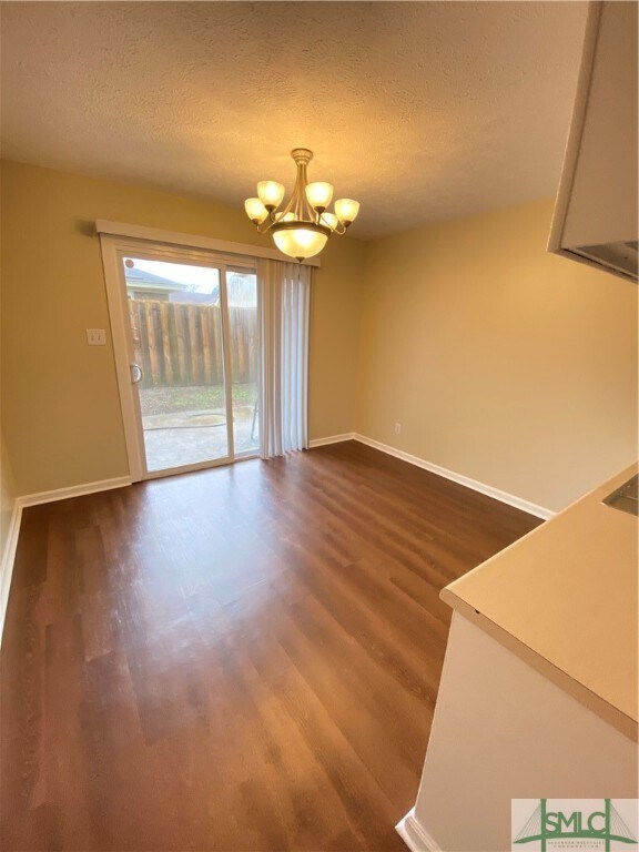 Foto del edificio - 14 Peach Blossom Cir