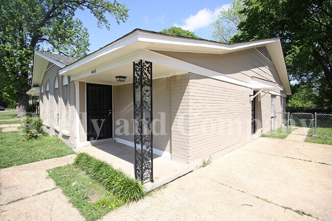 Building Photo - 4416 Wooddale Ave
