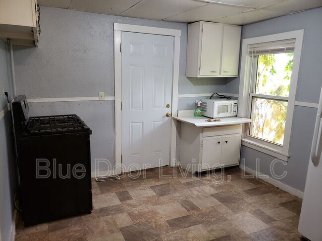 Building Photo - 436 Granite St